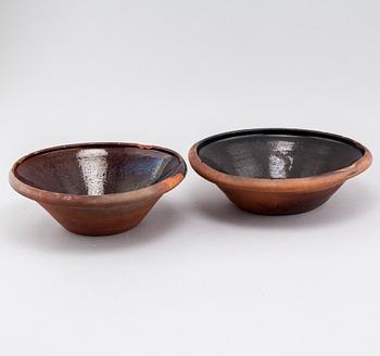 Two 19th century bowls in earthenware.