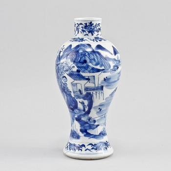 VAS, porslin, Kina, sekelskifte 1800/1900.