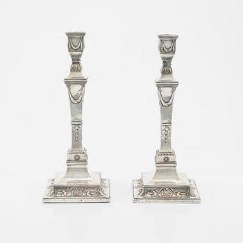 Ljusstakar, ett par, pläter, Louis XVI-stil, omkring 1900.