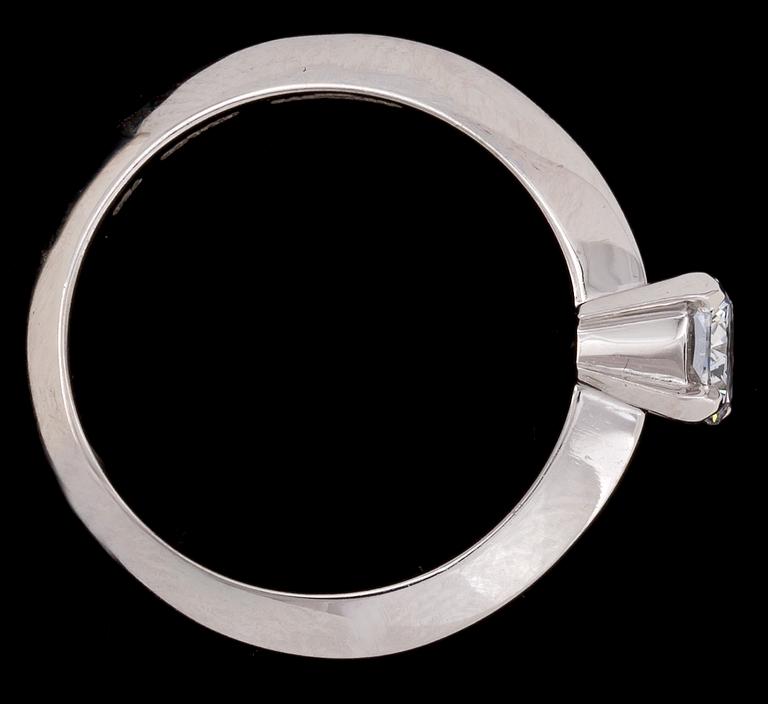 RING, cushionslipad diamant, ca 0.85 ct.