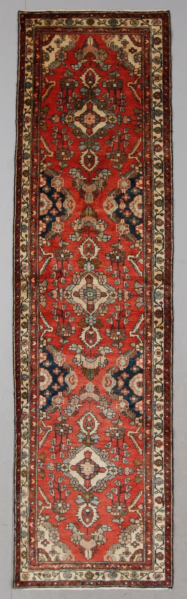 MATTA, Hamadan, ca 295 x 80 cm.