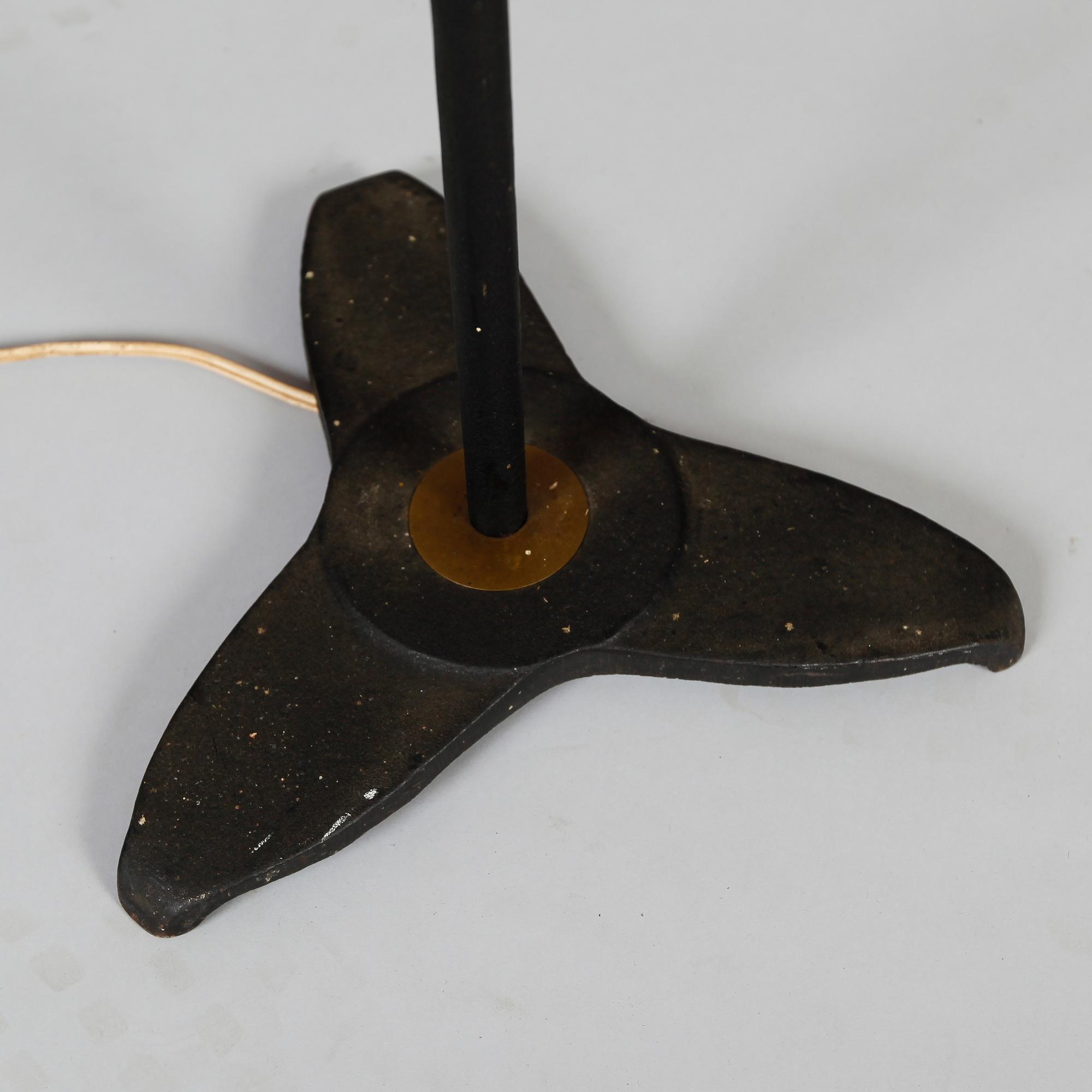 GOLVLAMPA, 1900-talets första hälft.