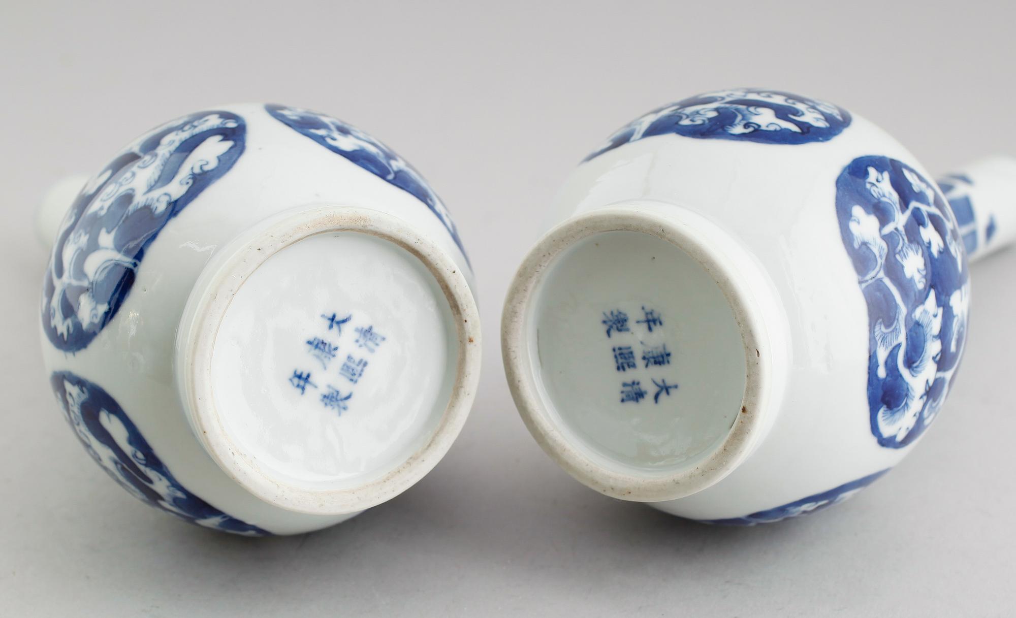 VASER, 1 par, porslin, Kina, sannolikt 1800-tal.