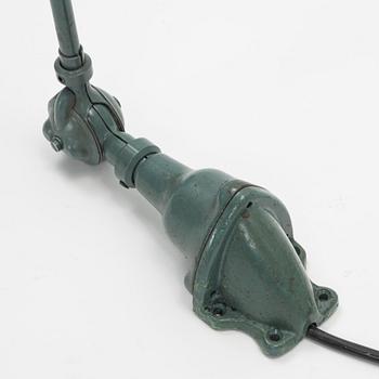 Johan Petter Johansson, industrilampa, "Triplex-pendel". Asea, 1900-talets mitt.