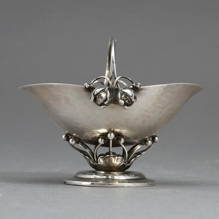 SKÅL, silver, Georg Jensen, modell 235. 1920. Vikt ca 85 gram.