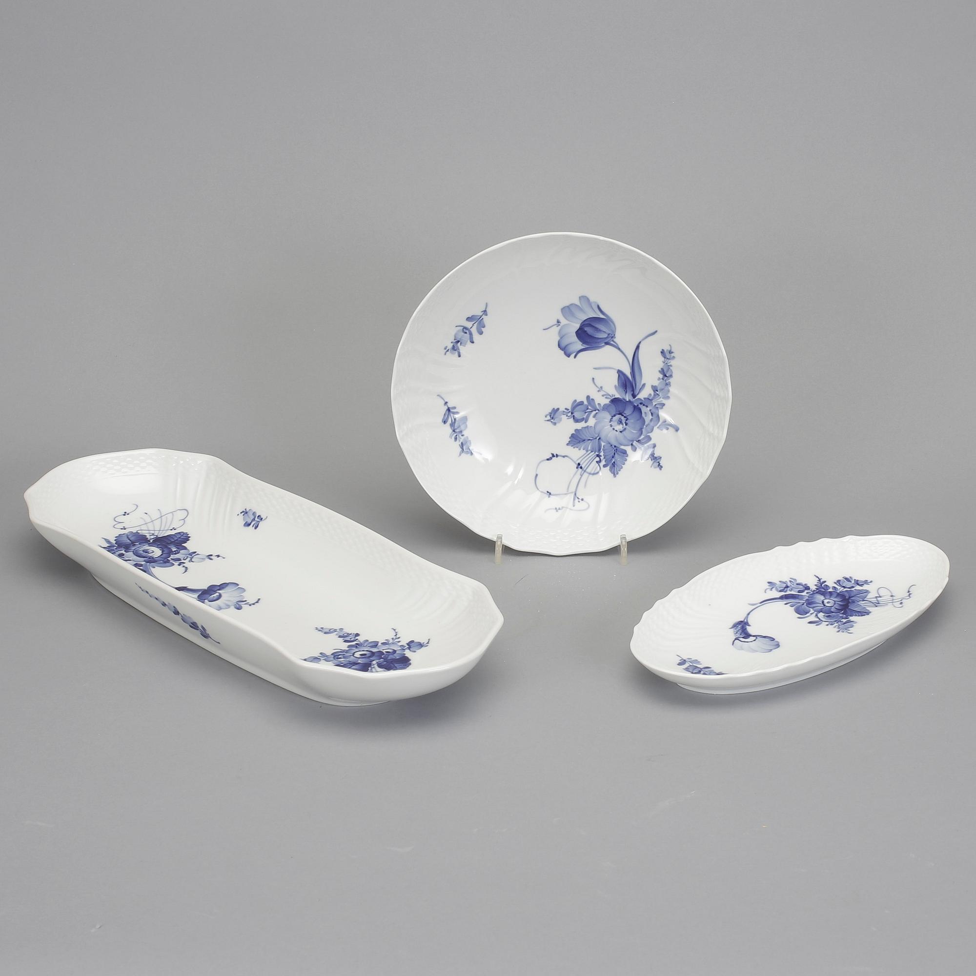 SERVISPORSLIN, porslin, 82 delar, "Blå Blomst" Royal Copenhagen, Danmark.