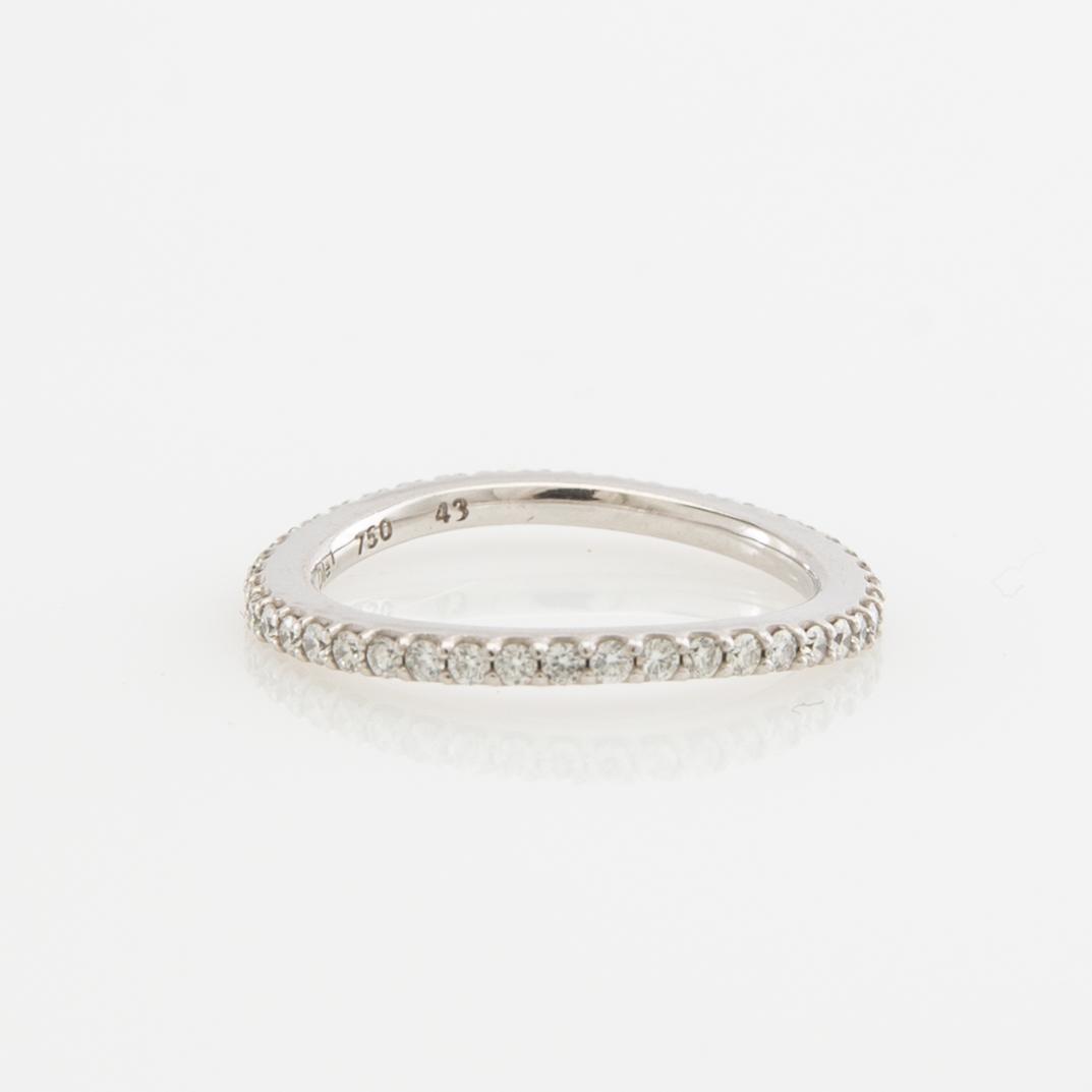 Ole Lynggaard, alliance ring, 18k white gold with brilliant-cut diamonds.