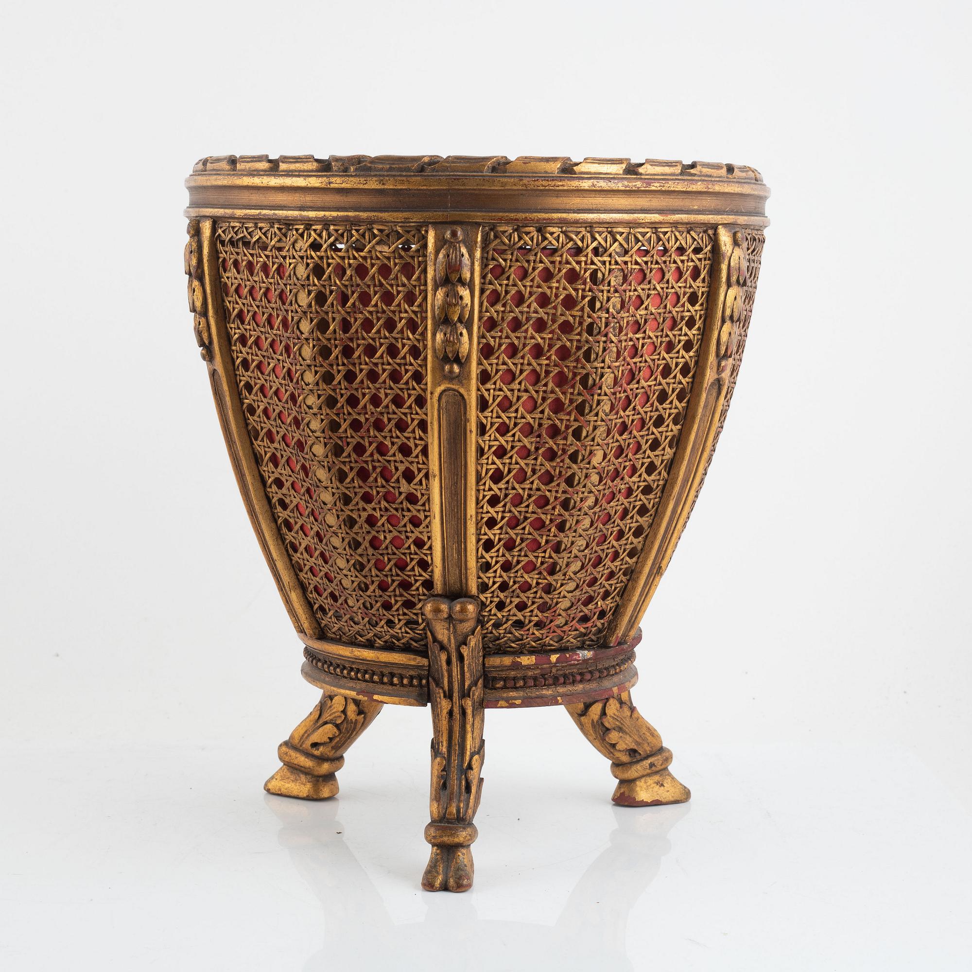 Korg, Louis XVI-stil, omkring år 1900.