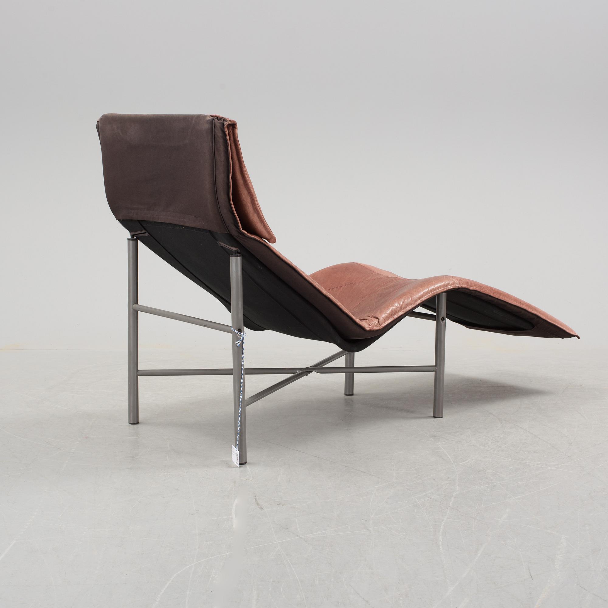 TORD BJÖRKLUND, a leather upholstered 'Skye' recliner from IKEA, late 20th Century.