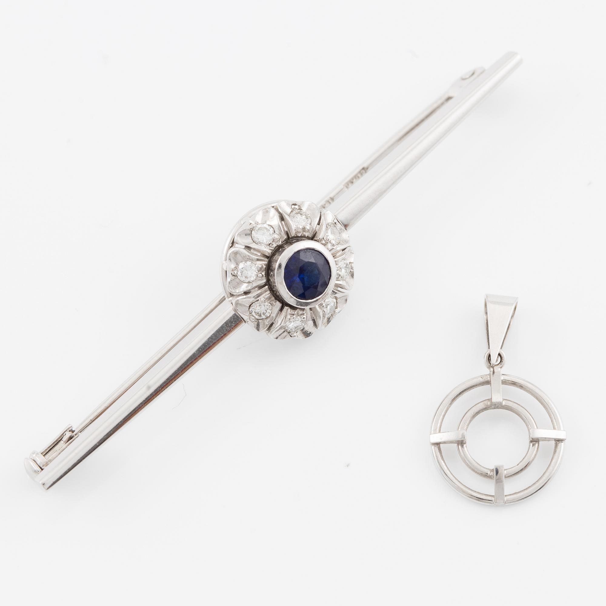 Brooch/pendant, 18K white gold with sapphire and brilliant-cut diamonds.