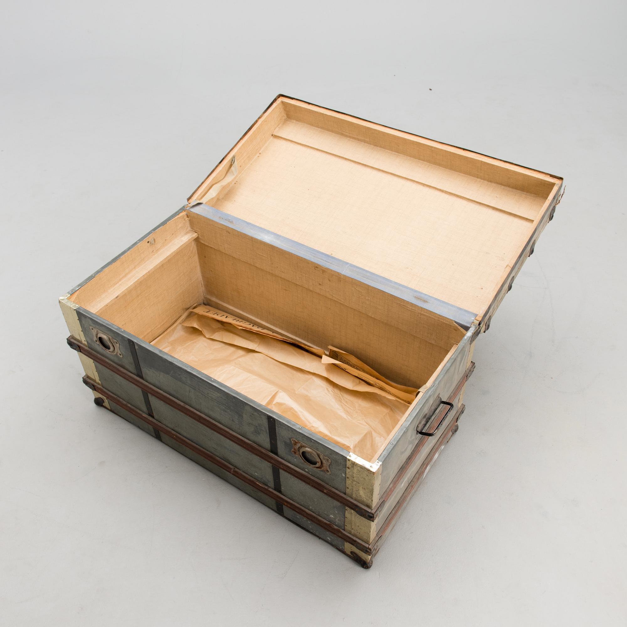 An early 20th century trunck. - Bukowskis