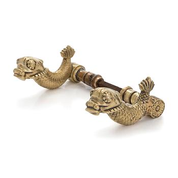 Armas Lindgren, A pair of 1920s brass door handles.