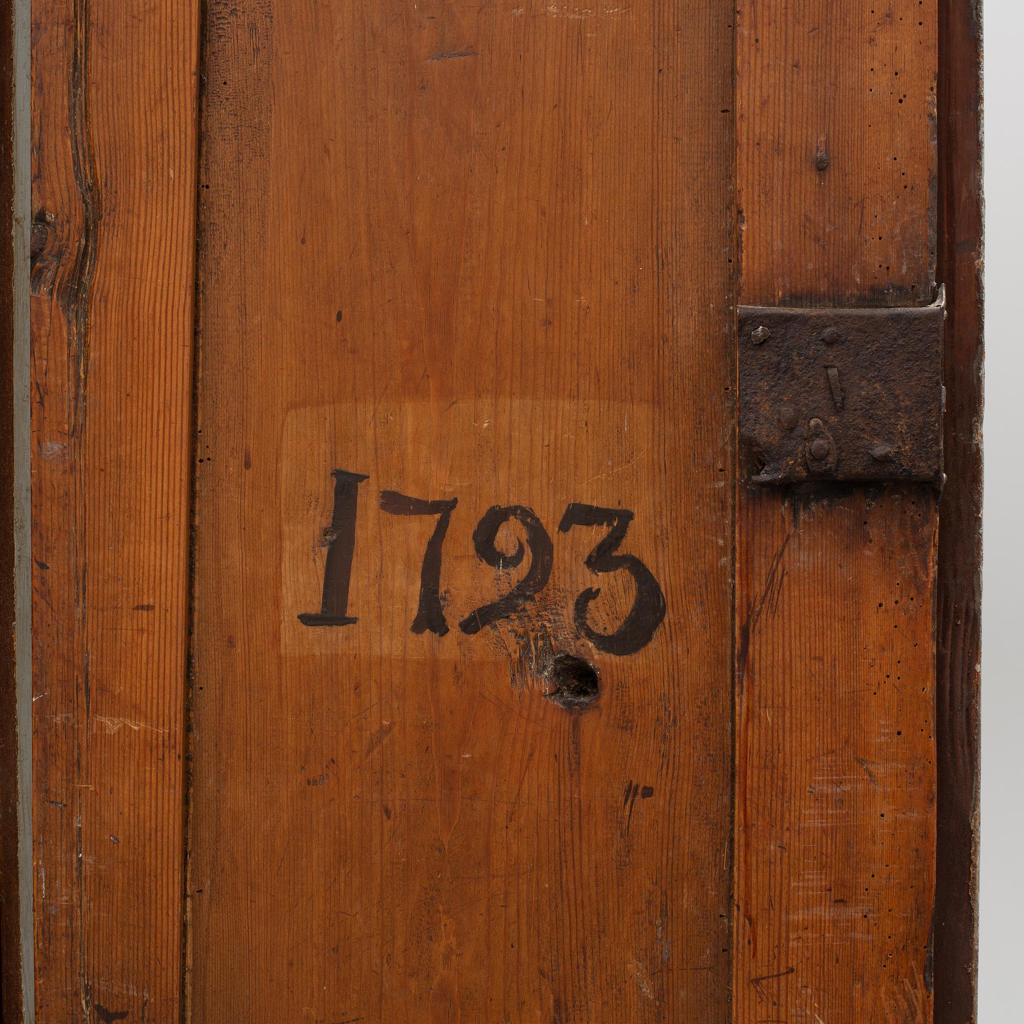 An 18th century Baroque cabinet.
