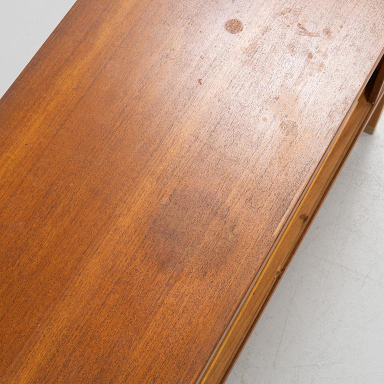 Carl-Axel Acking, sannolikt, sideboard, ett par, Svenska Möbelfabrikerna, Bodafors, 1900-talets mitt.