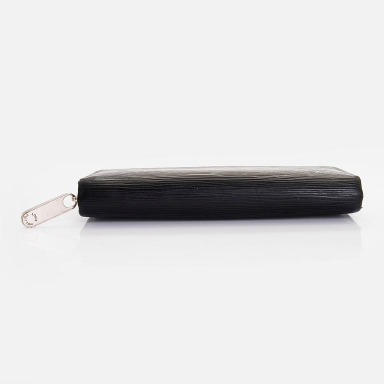 Louis Vuitton, a "Zippy" wallet.