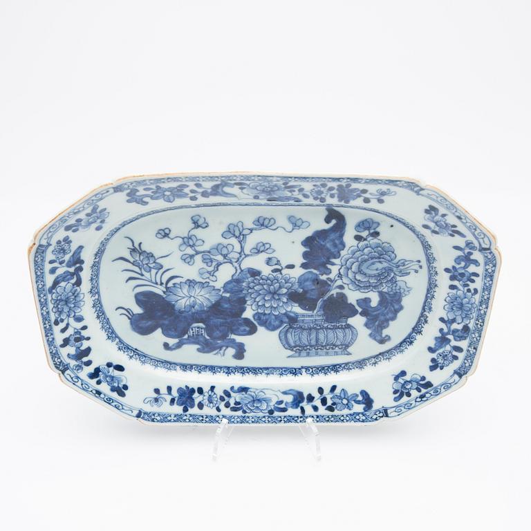 Stekfat, Kina, porslin, Qingdynastin, Qianlong (1736-95).