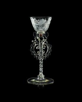 613. FLÜGELGLAS. 1700-tal, troligen Holland.