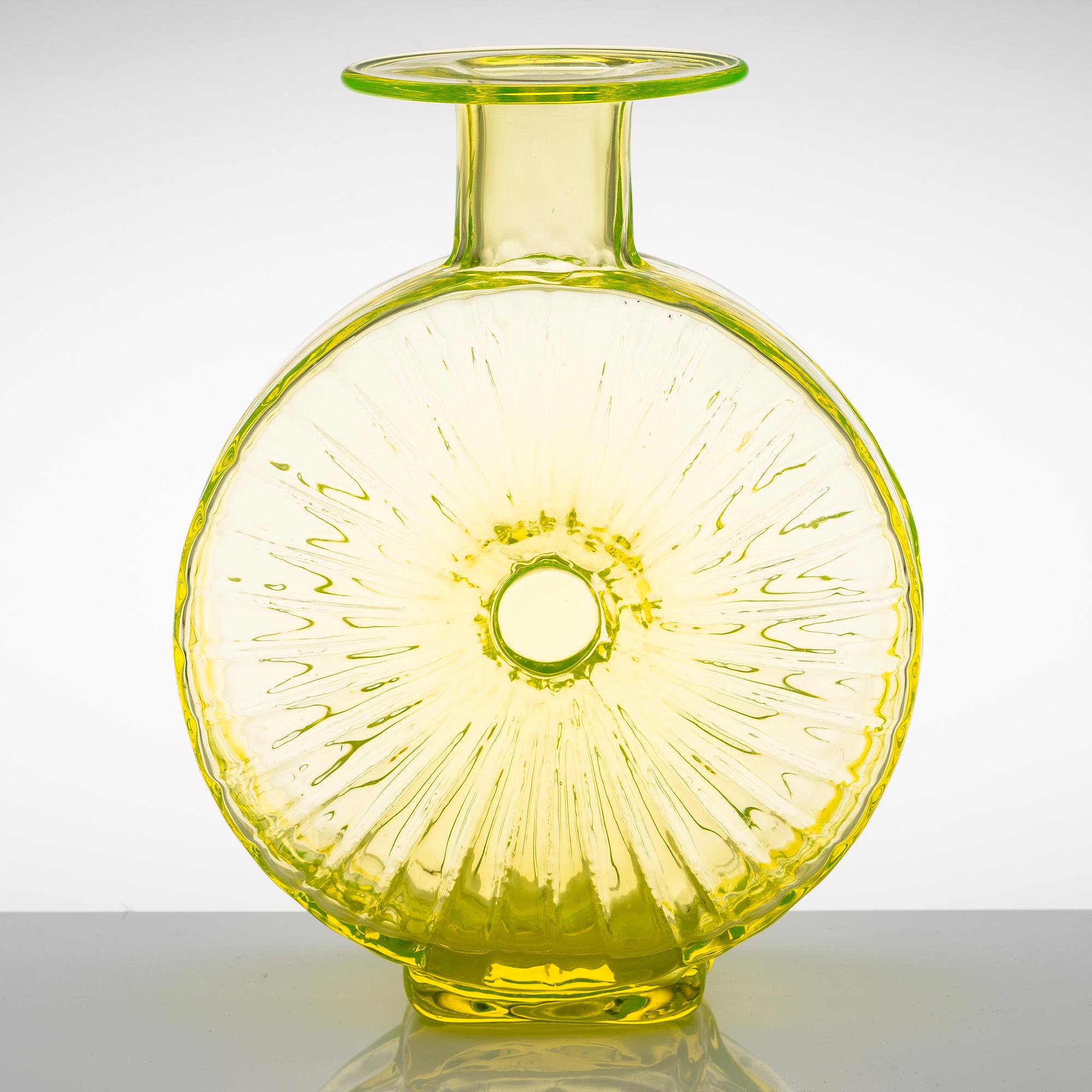 HELENA TYNELL, a 'Sun bottle' for Riihimäen Lasi Oy. In production 1964-1974.