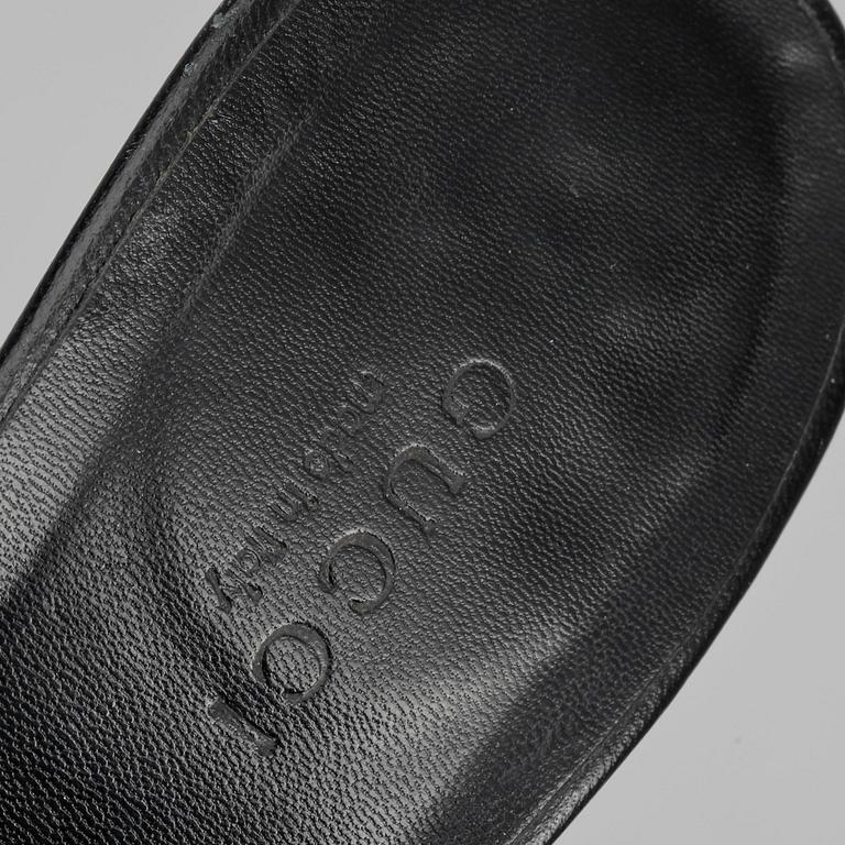 VÄSKA samt SKOR, 3 delar, Gucci.