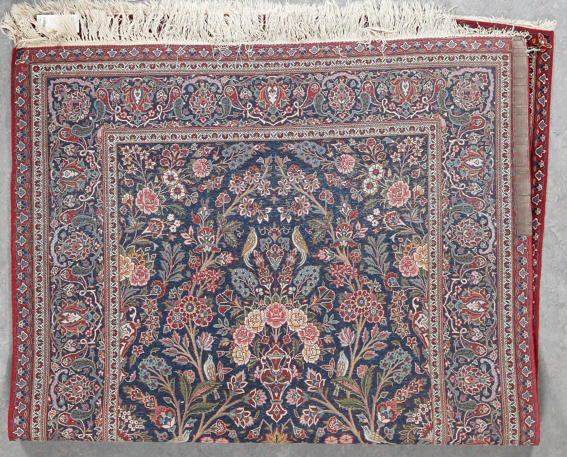 MATTA, semiantik Keshan figural, ca 210x130 cm.