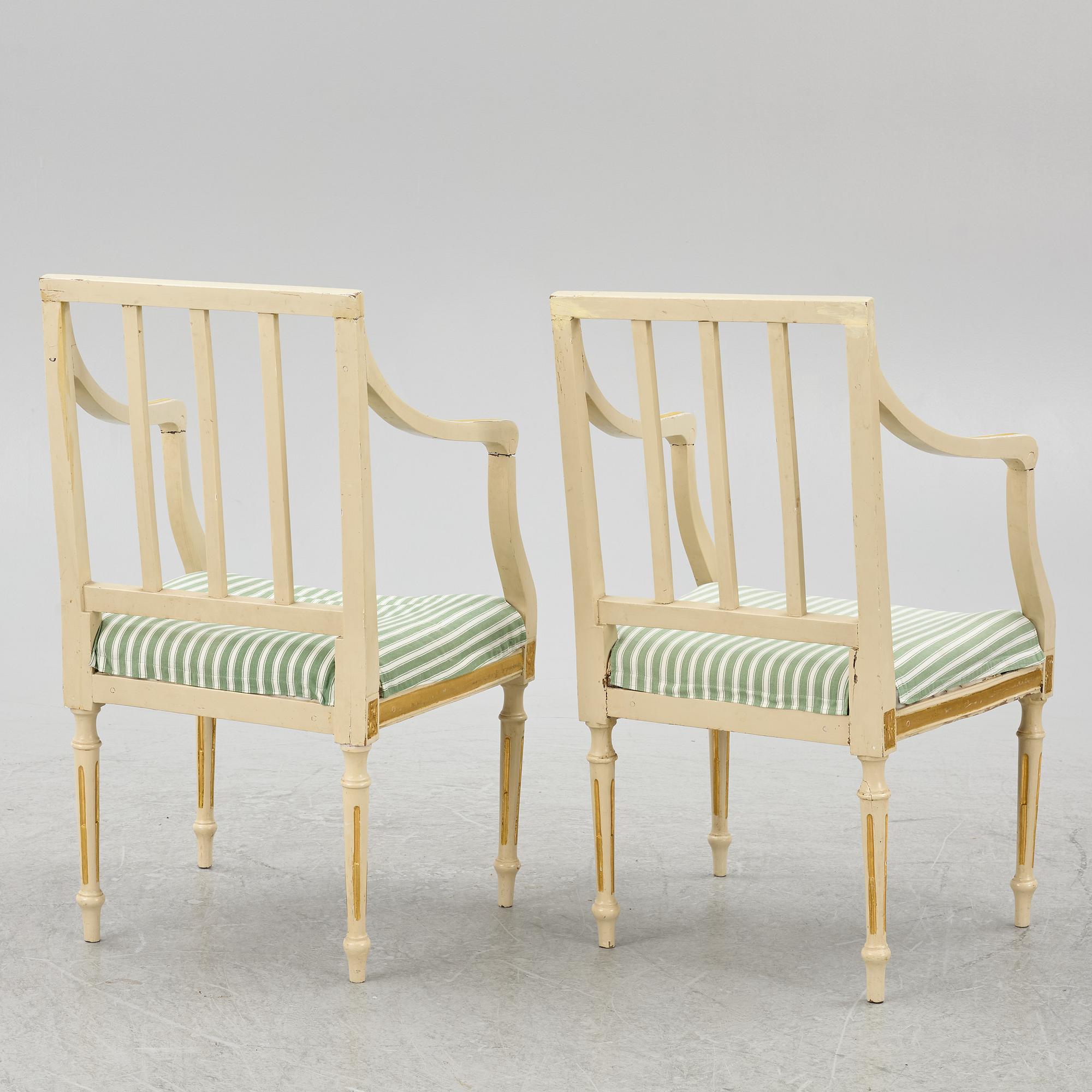 Karmstolar, ett par, gustaviansk stil 1800-tal.