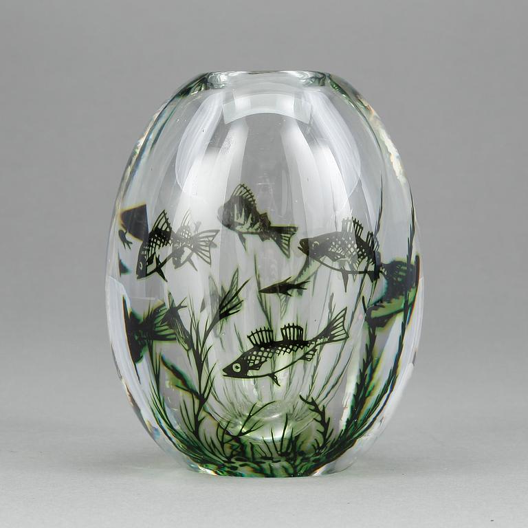 VAS, glas, "Fiskgraal", Edward Hald, Orrefors, signerad.