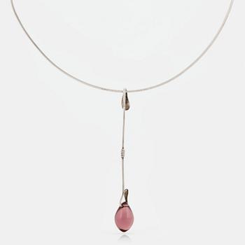 148. Vivianna Torun Bülow-Hübe, a silver necklace, pendant with an amethyst coloured drop, executed in her own workshop, Stockholm ca 1952.