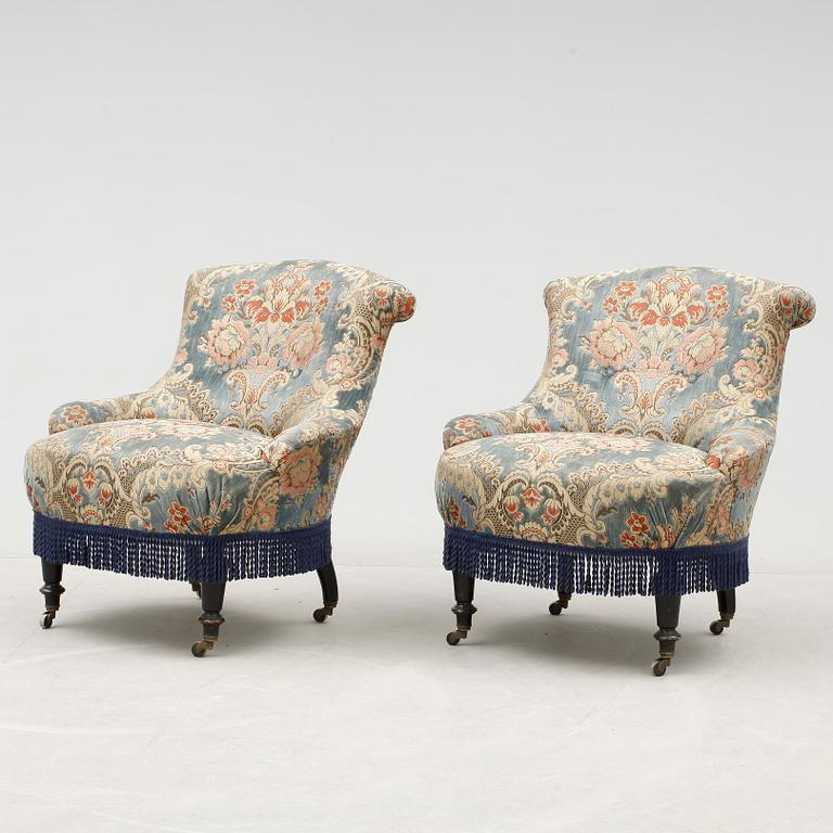 EMMAFÅTÖLJER, ett par, 1800-/1900-tal.