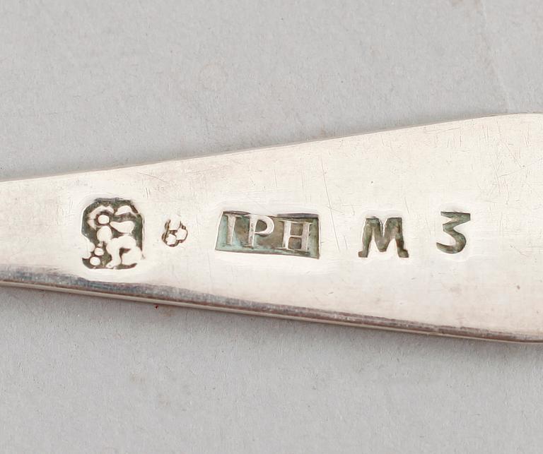 MATSKEDAR, 2 par, silver, tidigt 1800-tal. Vikt ca 193 gram.