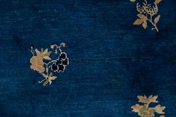 A carpet, semi-antique Beijing probably, ca 263 x 179,5-183,5 cm, China.