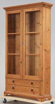 BOKSKÅP, 1800-talets slut.