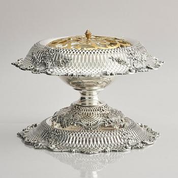 Praktskål med fat, sterling silver, Black, Starr & Frost, New York 1874-1908.