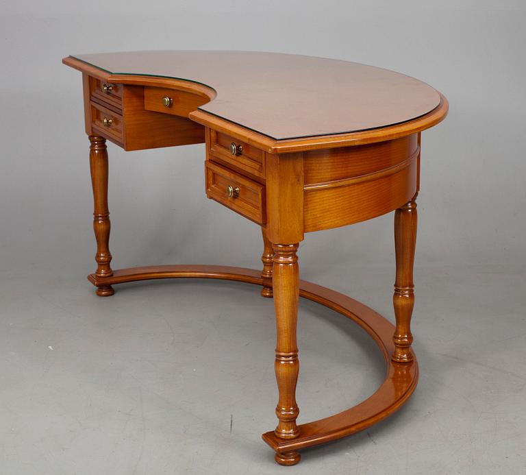 SKRIVBORD samt STOL, Selva, Italien 1900-tal.