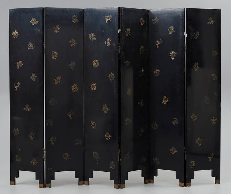 A Chinese six fold screen, late Qing dynasty (1644-1912).