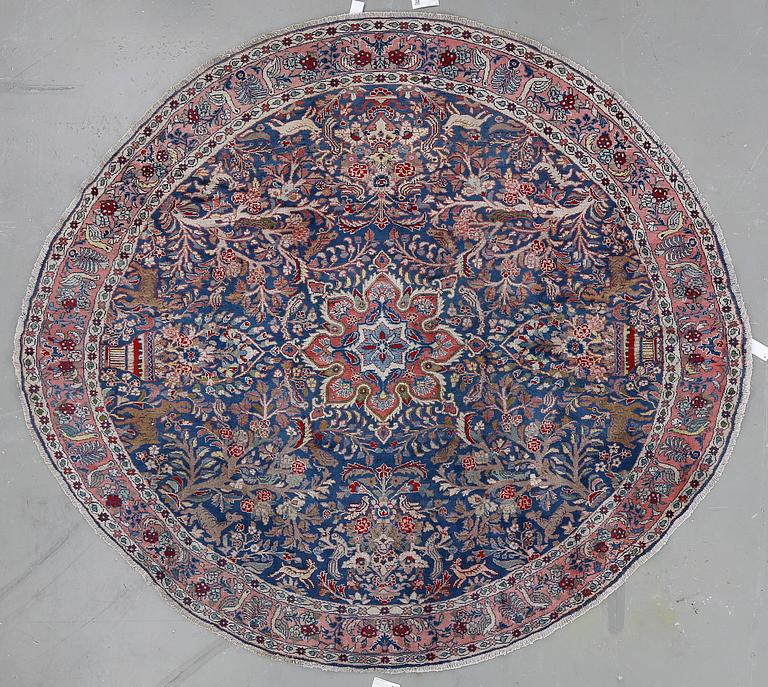 MATTA, Hamadan, semiantik. Ca 248x224 cm.