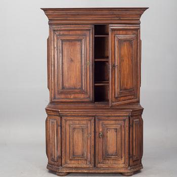 SKÅP, barock. 1700-tal.