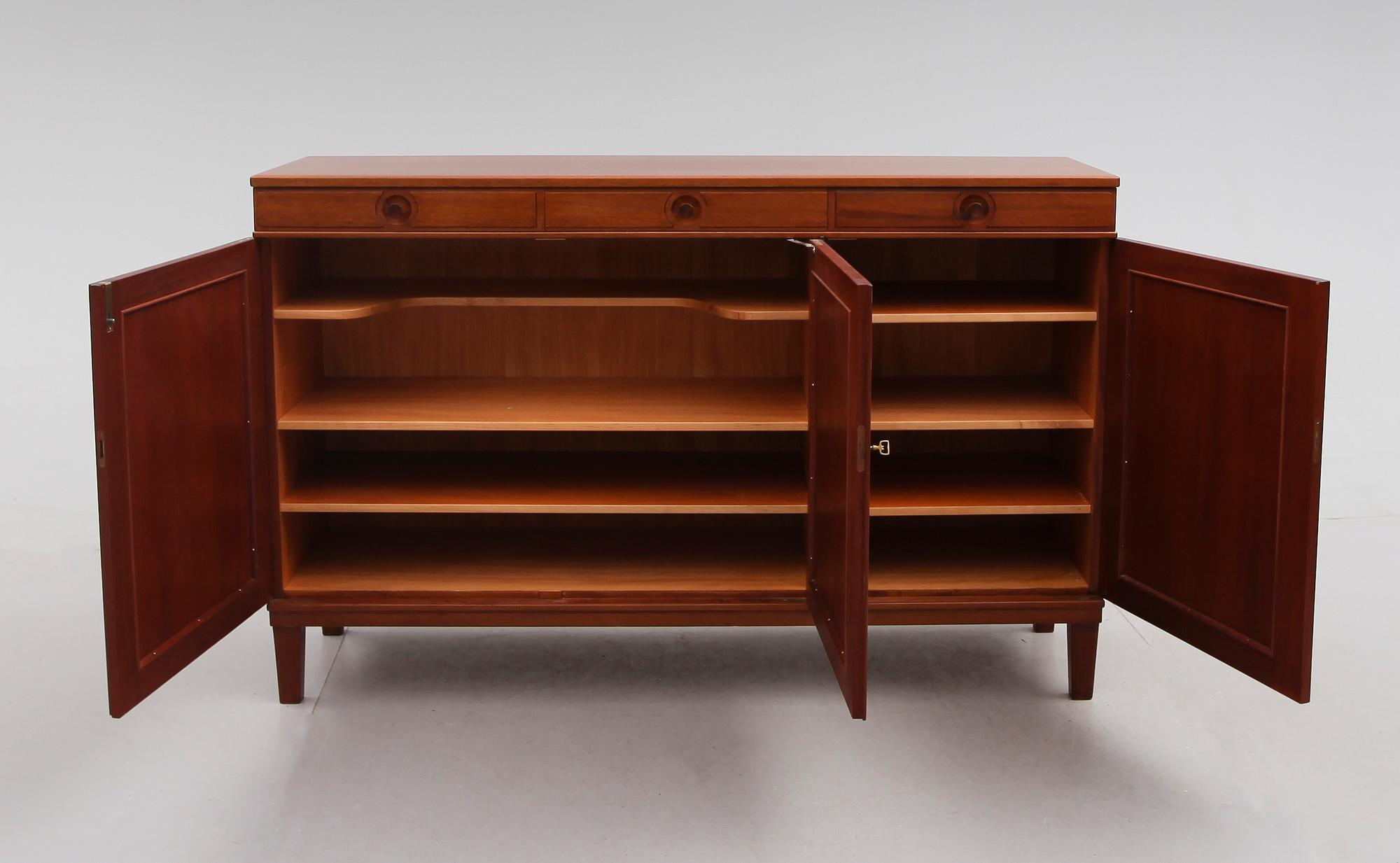 SIDEBOARD, "Herrgården", Carl Malmsten, Bodafors, 1962.