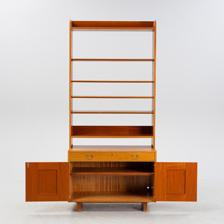 Josef Frank, a model 2112 mahogany veneered bookshelf, Firma Svenskt Tenn, Sweden.