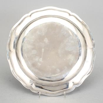 FAT, silver, troligen Neuchatel, Schweiz, 1700-talets andra hälft. Tot. vikt 1428 gram.