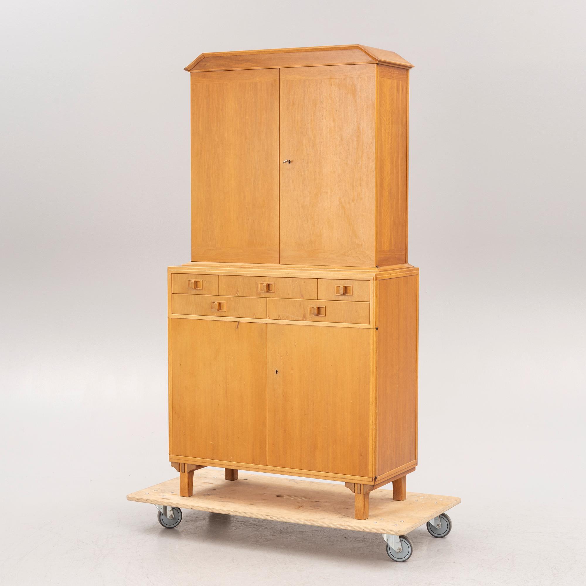 Carl Malmsten, skåp, "Mittens rike", 1900-talets andra hälft.