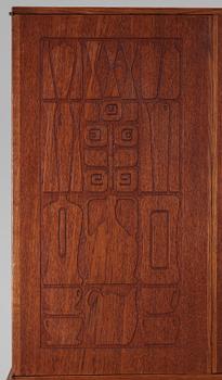 SKÅP. "Krus" Yngve Ekström, märkt Westbergs Möbler AB i Tranås, 1950-tal.