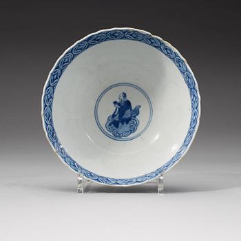 A blue and white bowl, Qing dynasty, Kangxi (1662-1722).