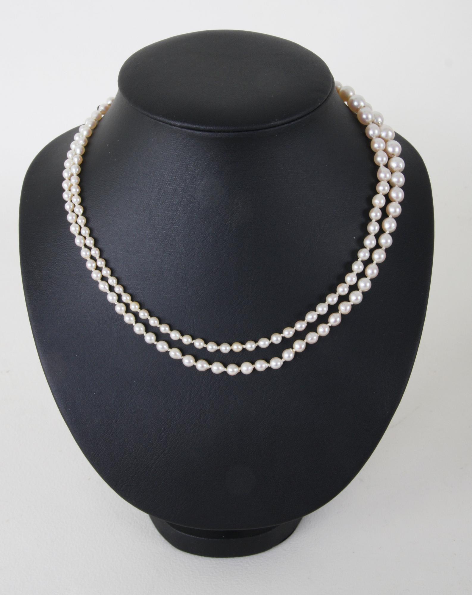 PÄRLCOLLIER, silverspänne.