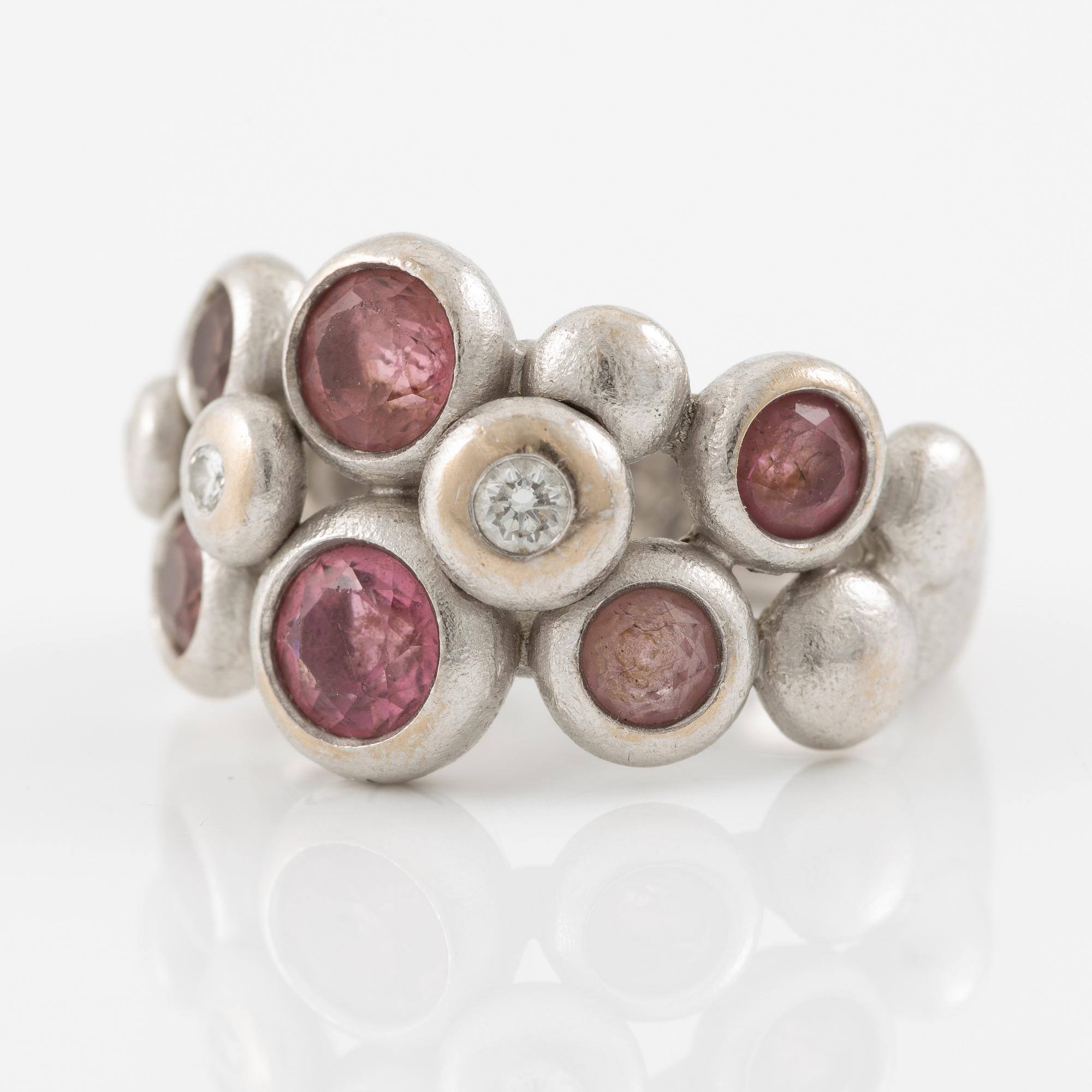 Ole Lynggaard ring "Bubbles" 18K white gold with faceted tourmalines and round brilliant-cut diamonds.