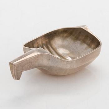 Kåsa, silver, mästarstämpel P.L, S:t Petersburg kring sekelskiftet 1900.