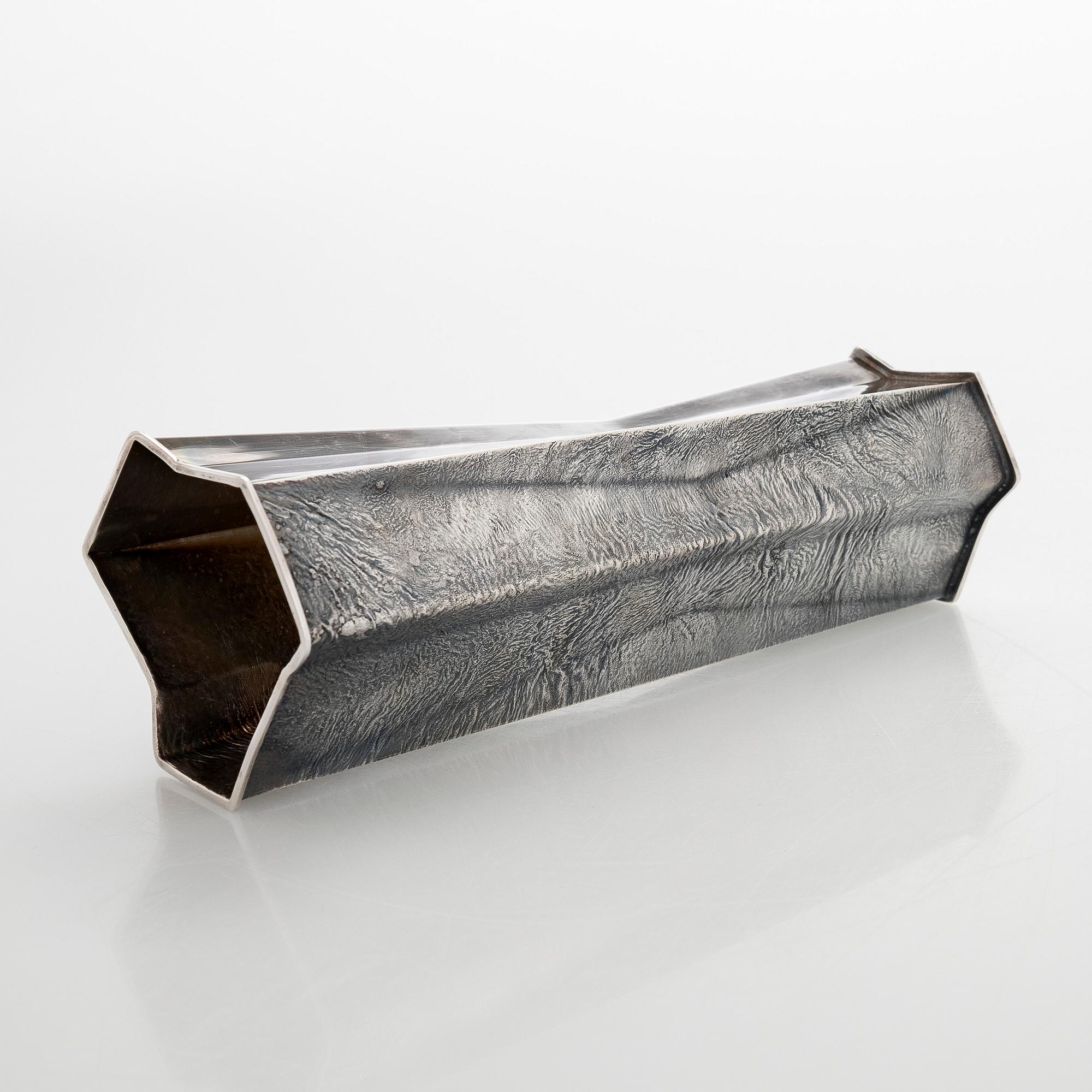 Tapio Wirkkala, a silver vase "TW 226", Kultakeskus, Hämeenlinna 1978.