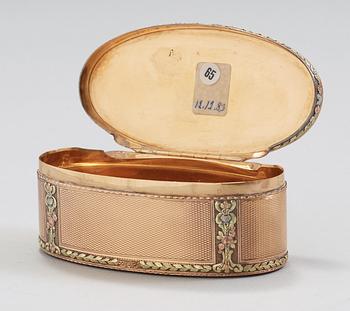 A late 18th century gold snuff-box, probably Germany.