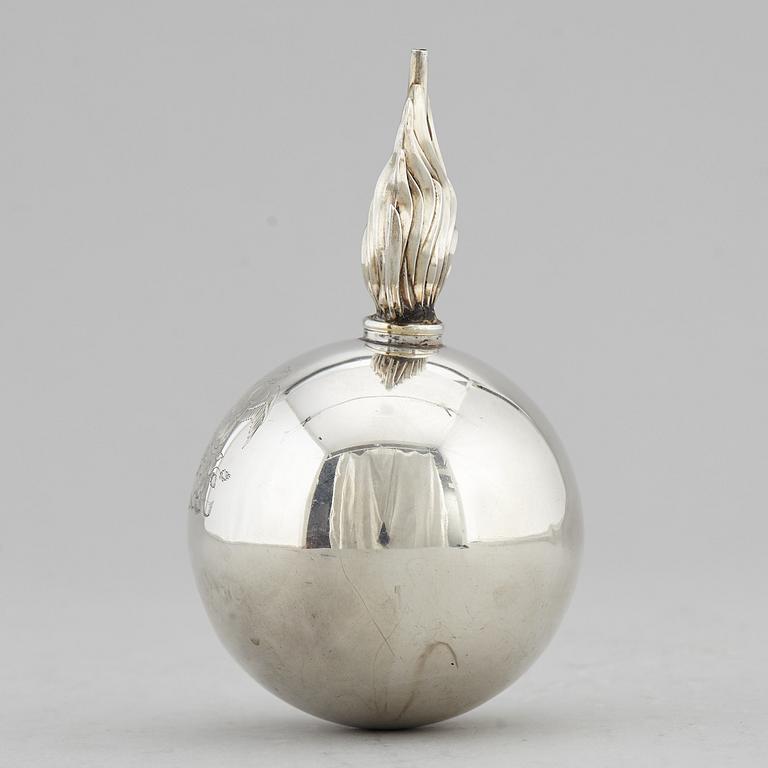 Sugar caster, silver,  Goldsmiths & Silversmiths Co, London 1904-1905.