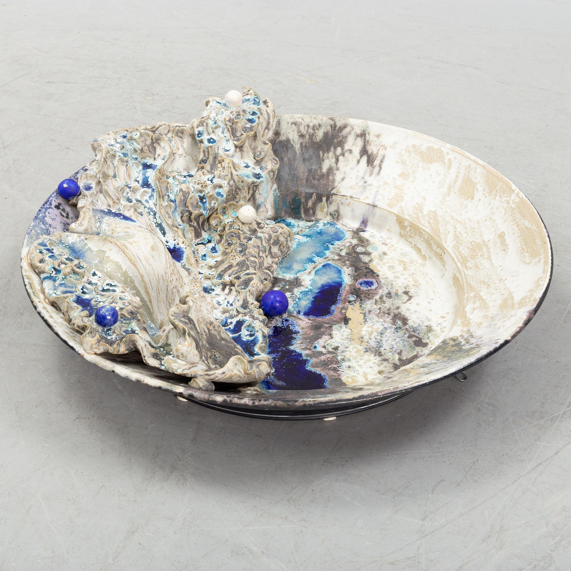 Carl Cunningham-Cole, a large stoneware bowl, signed.