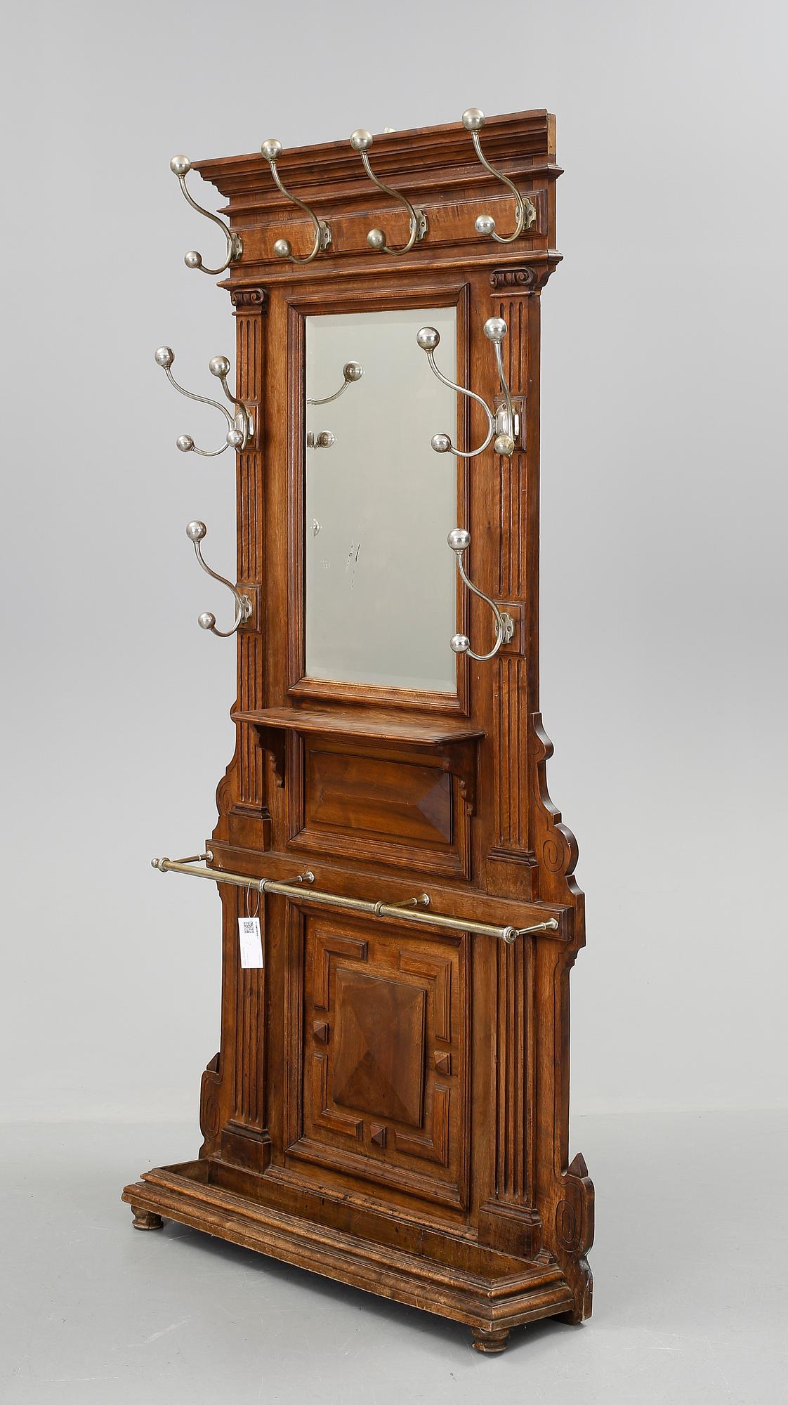 HALLMÖBEL, nyrenässans, 1800-talets andra hälft.